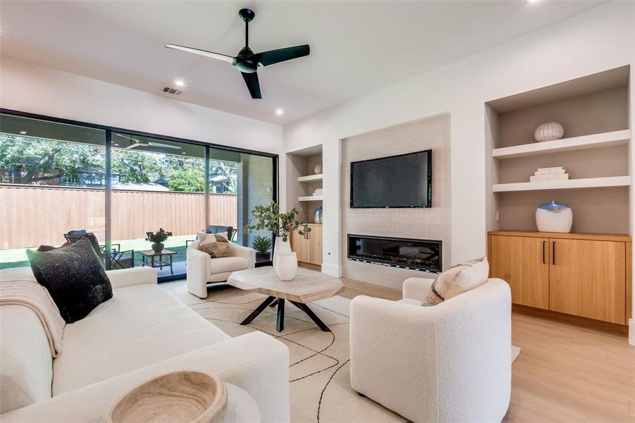Furnished interior view inside a new home in , Dallas (Image 18).