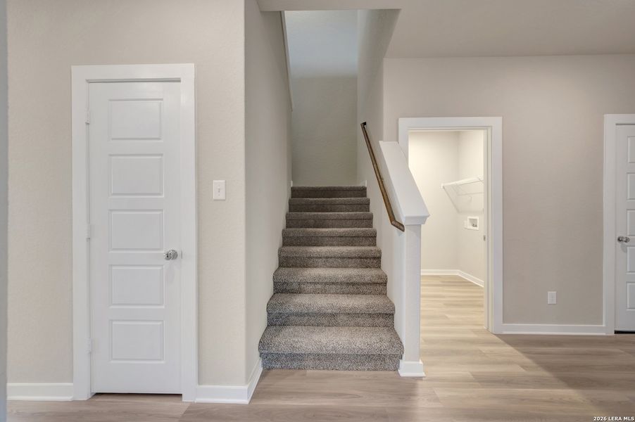 Spacious, unfurnished interior of a new home in Winding Brook, San Antonio (Image 23).