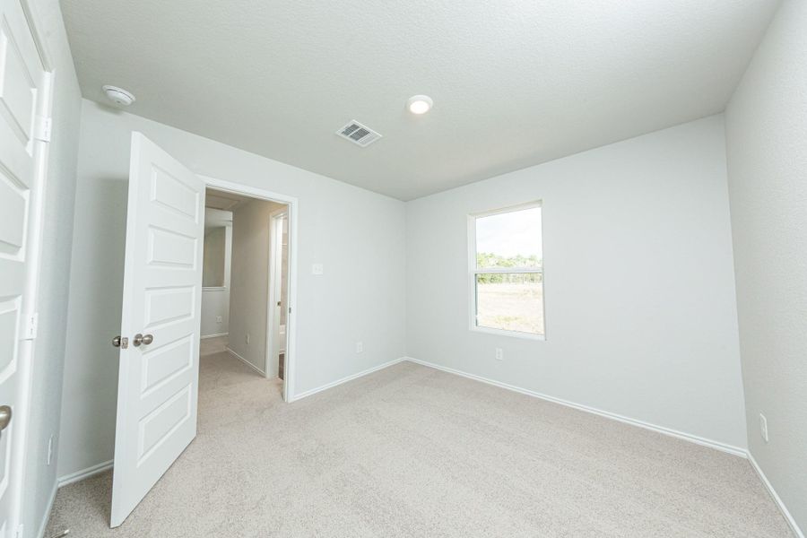Spacious, unfurnished interior of a new home in Townsend Reserve, Splendora (Image 13).