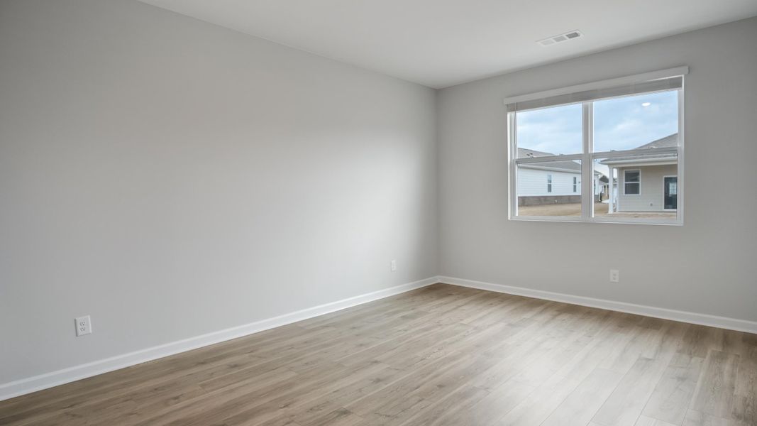 Spacious, unfurnished interior of a new home in Legacy Farms, White House (Image 18).