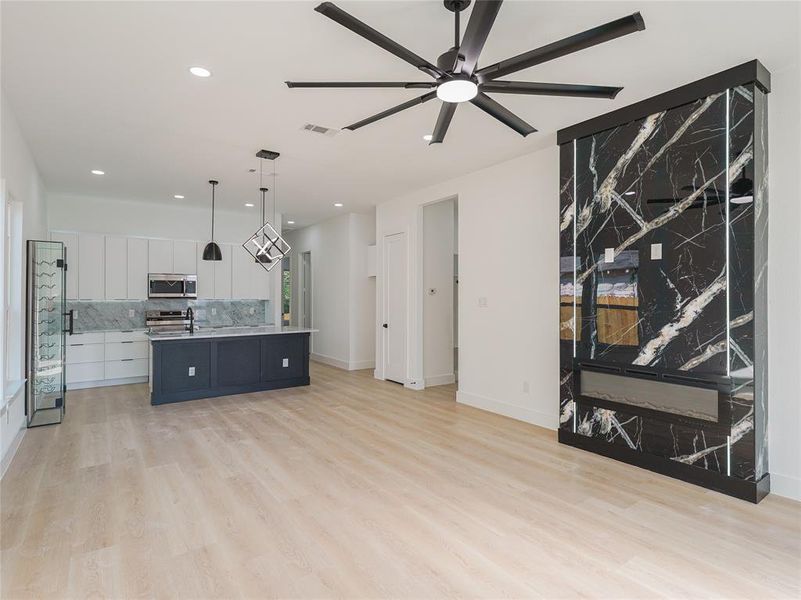 Spacious, unfurnished interior of a new home in , Dallas (Image 17). Spacious, unfurnished interior of a new home in , Dallas (Image 17).