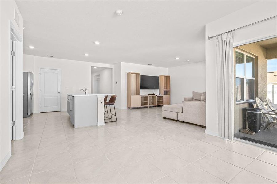 Furnished interior view inside a new home in , Bartow (Image 14).