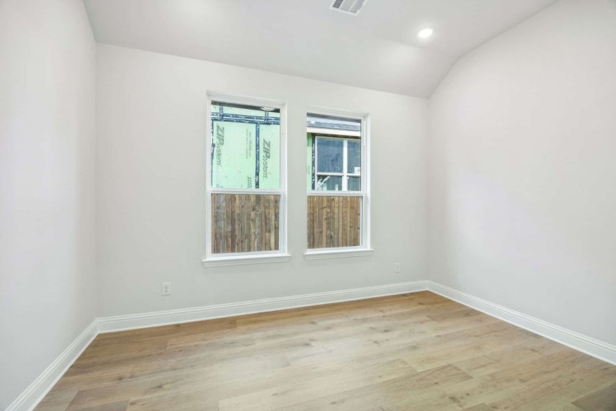 Spacious, unfurnished interior of a new home in Oaks of North Grove, Waxahachie (Image 46). Spacious, unfurnished interior of a new home in Oaks of North Grove, Waxahachie (Image 46).