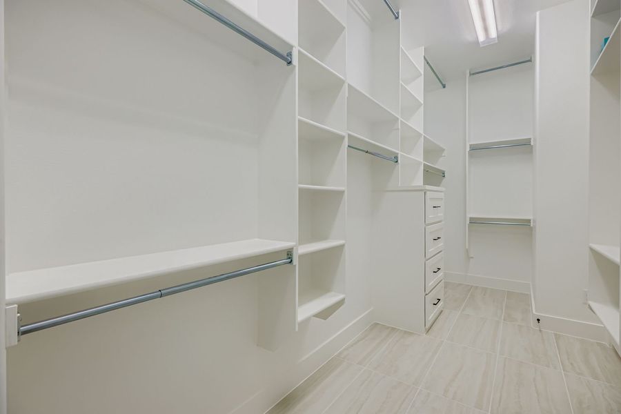 Plan 1631 Main Closet Representative Image Plan 1631 Main Closet Representative Image