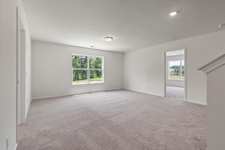 Spacious, unfurnished interior of a new home in Parker's Preserve, Ridgeville (Image 36).