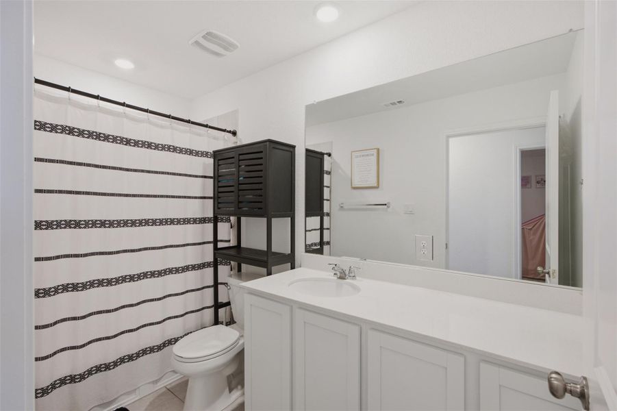 Furnished interior view inside a new home in , Georgetown (Image 28).