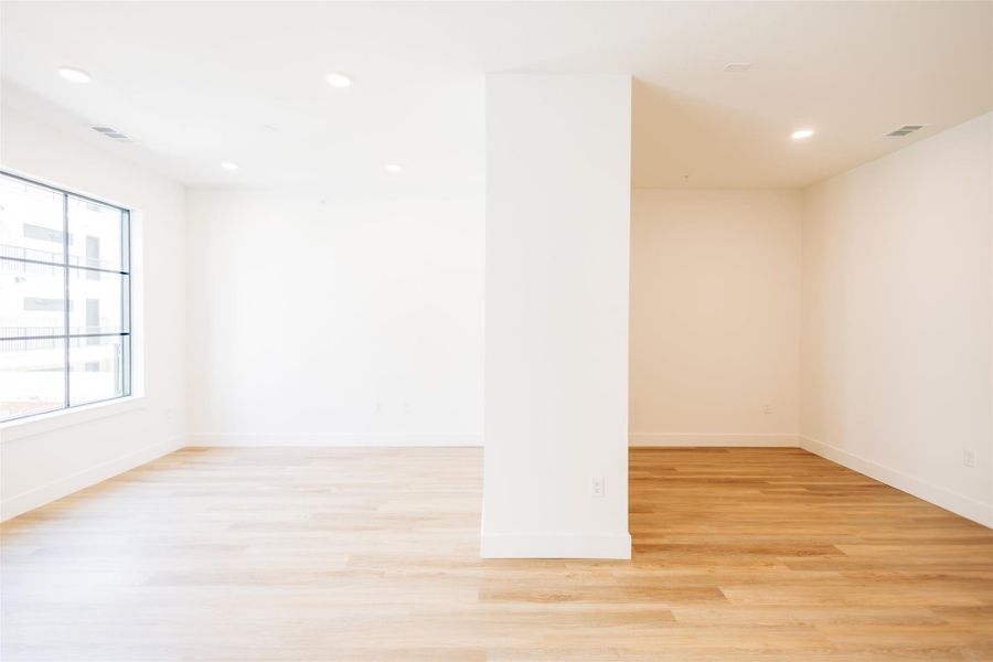 Spacious, unfurnished interior of a new home in Congress Lofts Saint Elmo, Austin (Image 10).