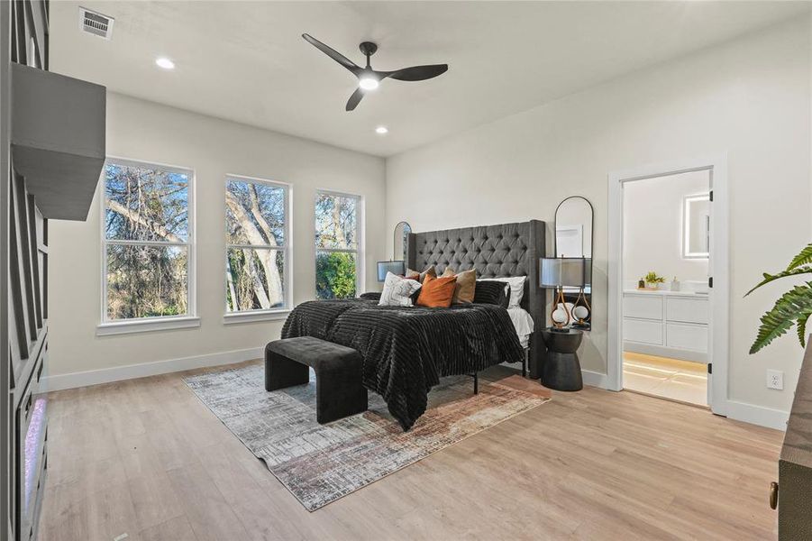 Furnished interior view inside a new home in , Dallas (Image 7).