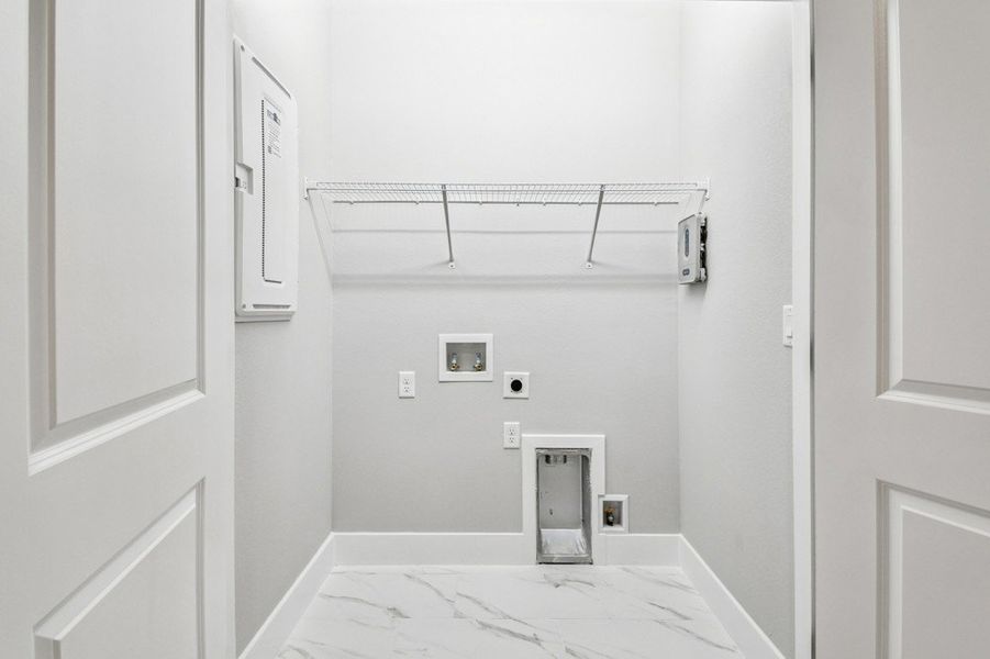 Spacious, unfurnished interior of a new home in Towns at Union, St. Petersburg (Image 8).