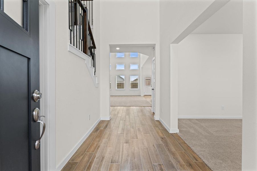 Spacious, unfurnished interior of a new home in , Angleton (Image 22).