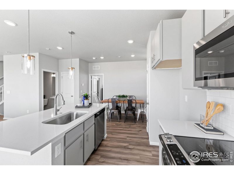 Furnished interior view inside a new home in Thompson River Ranch, Johnstown (Image 17). Furnished interior view inside a new home in Thompson River Ranch, Johnstown (Image 17).