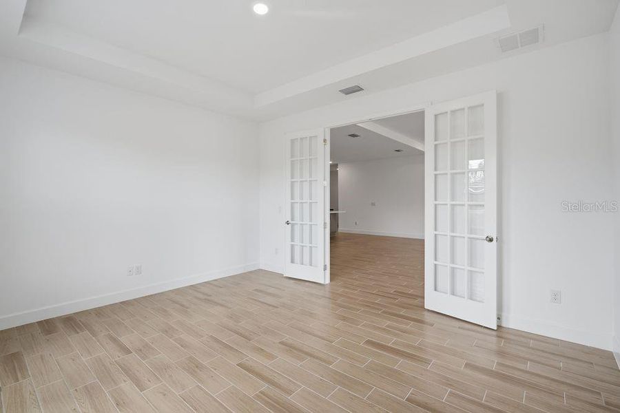 Spacious, unfurnished interior of a new home in Hammock at Two Rivers, Zephyrhills (Image 19).