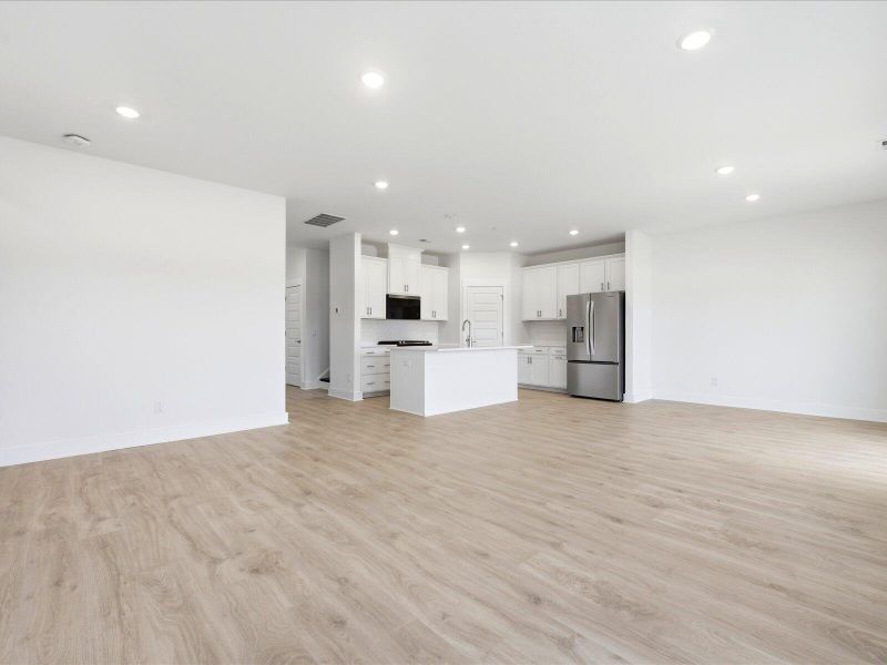 Spacious, unfurnished interior of a new home in , Summerville (Image 38).