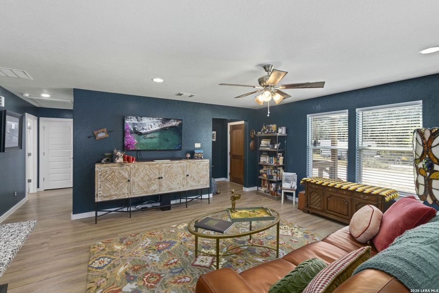 Furnished interior view inside a new home in , Bandera (Image 33).