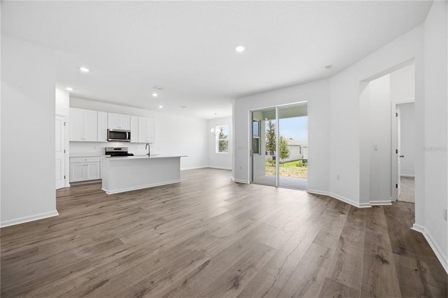 Spacious, unfurnished interior of a new home in , Okahumpka (Image 17).