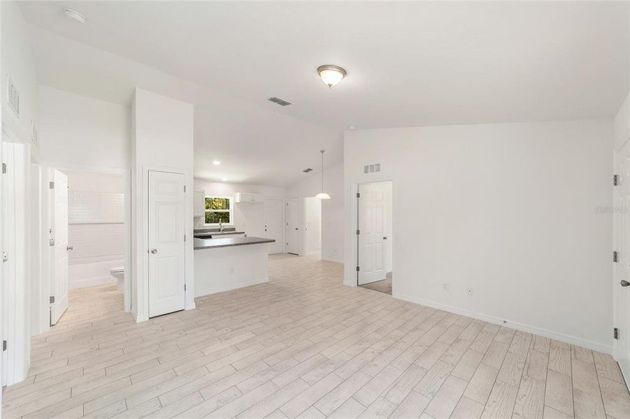 Spacious, unfurnished interior of a new home in , Dunnellon (Image 39). Spacious, unfurnished interior of a new home in , Dunnellon (Image 39).
