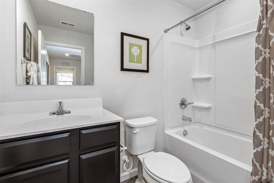 Furnished interior view inside a new home in Quails Run, Lyman (Image 28).