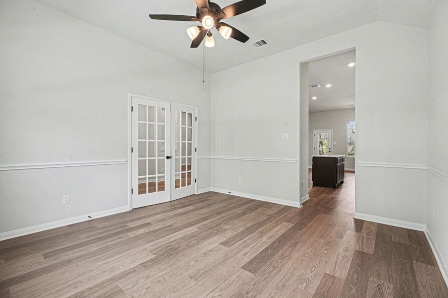 Spacious, unfurnished interior of a new home in Encino Estates, Dayton (Image 23).