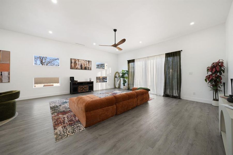 Furnished interior view inside a new home in , Dallas (Image 11).