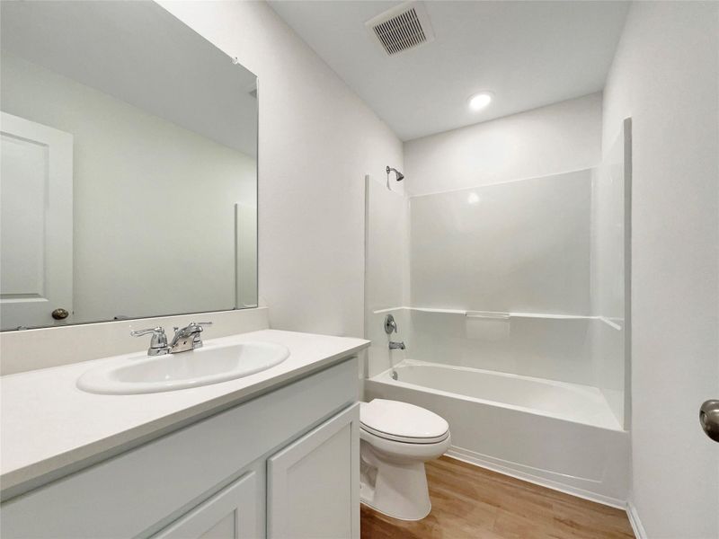 Image 8 of a home in . Image 8 of a home in .