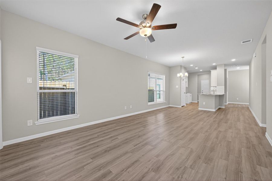 Spacious, unfurnished interior of a new home in Woodland Lakes, Houston (Image 14).