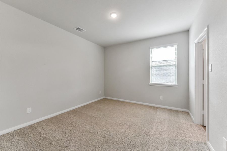 Spacious, unfurnished interior of a new home in , Houston (Image 25).