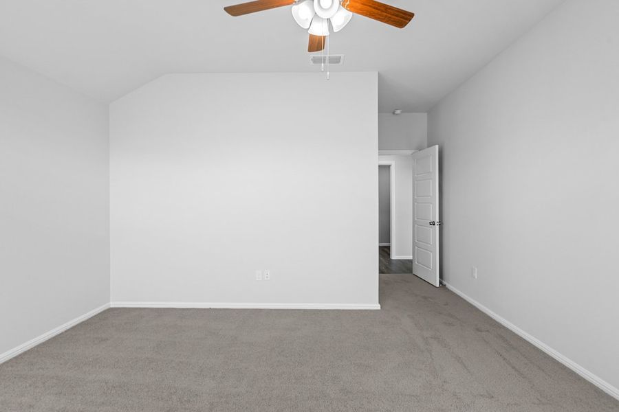 Representative unfurnished interior of a home built from the BELLVUE by D.R. Horton in Faculty Row, Abilene (Image 41).