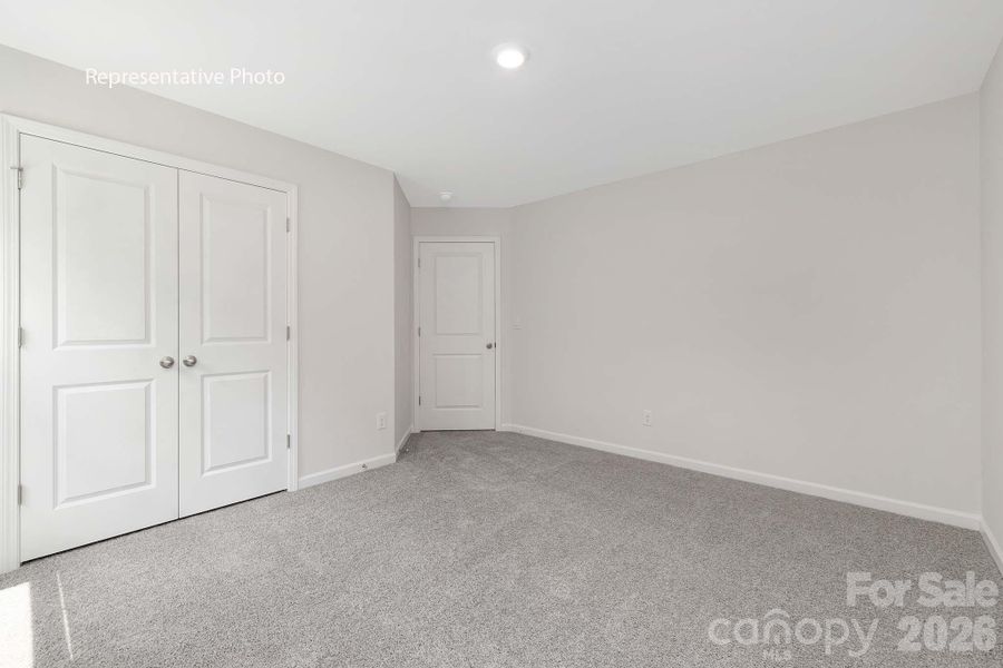 Spacious, unfurnished interior of a new home in Sylvan Creek, Denver (Image 38).