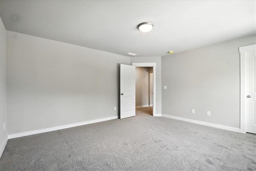 Spacious, unfurnished interior of a new home in , Jefferson (Image 42).