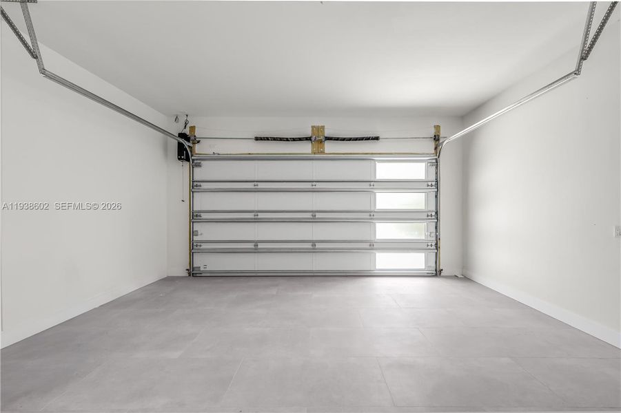 Spacious, unfurnished interior of a new home in , Biscayne Park (Image 20).