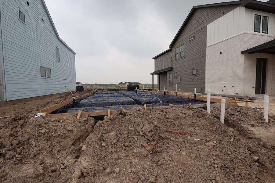 Every foundation at DWH is engineered and it’s inspected three times! We do not do “batch” testing. Rest easy knowing your foundation comes with a 10 year warranty. Every foundation at DWH is engineered and it’s inspected three times! We do not do “batch” testing. Rest easy knowing your foundation comes with a 10 year warranty.