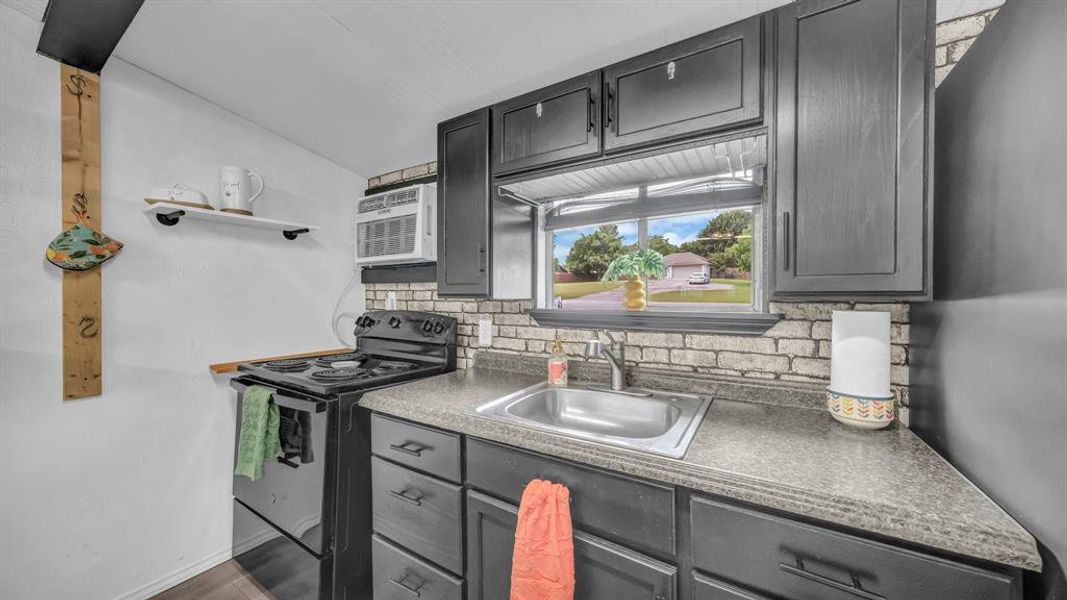 Furnished interior view inside a new home in , Weatherford (Image 10).