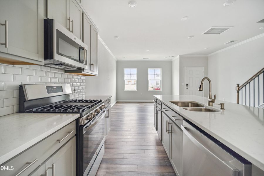 SUN_TraceOldeTowne_Pic_Meredith_08 SUN_TraceOldeTowne_Pic_Meredith_08