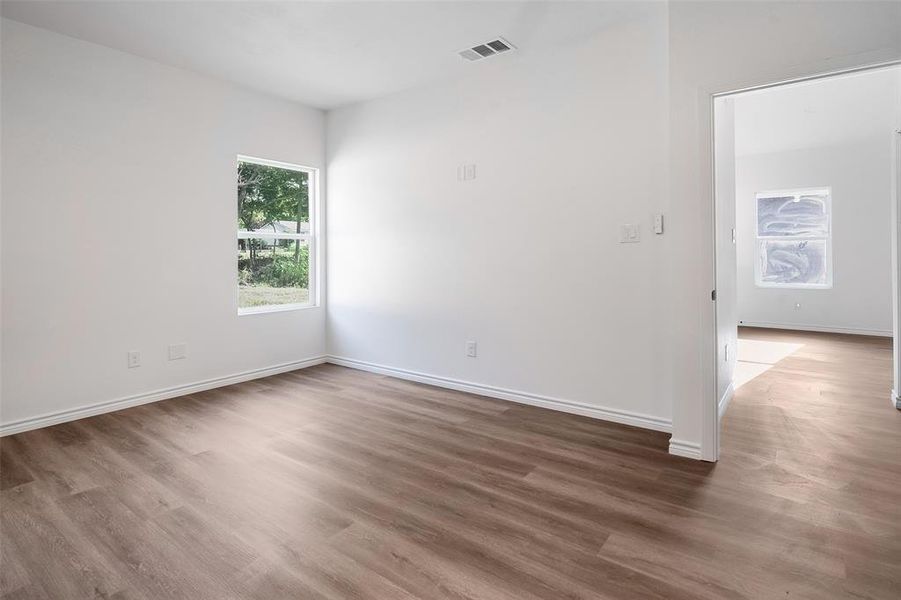 Spacious, unfurnished interior of a new home in , Whitewright (Image 20).