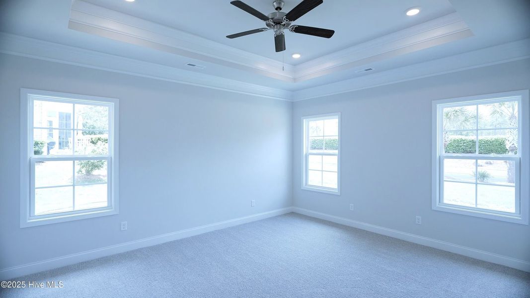 Spacious, unfurnished interior of a new home in Palmetto Creek, Bolivia (Image 10).