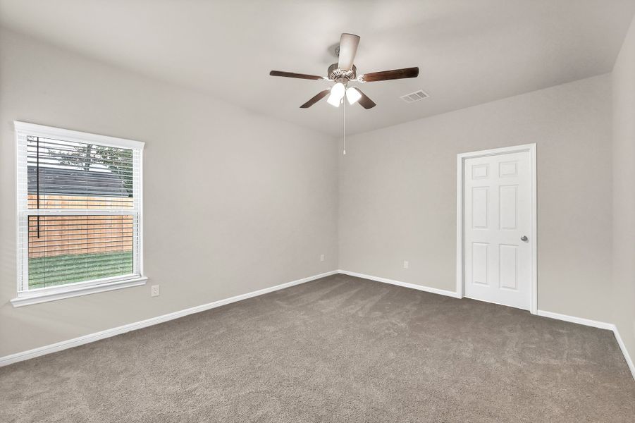 Representative unfurnished interior of a home built from the Floor Plan 1427 by Colina Homes in River Ranch, Dayton (Image 35).