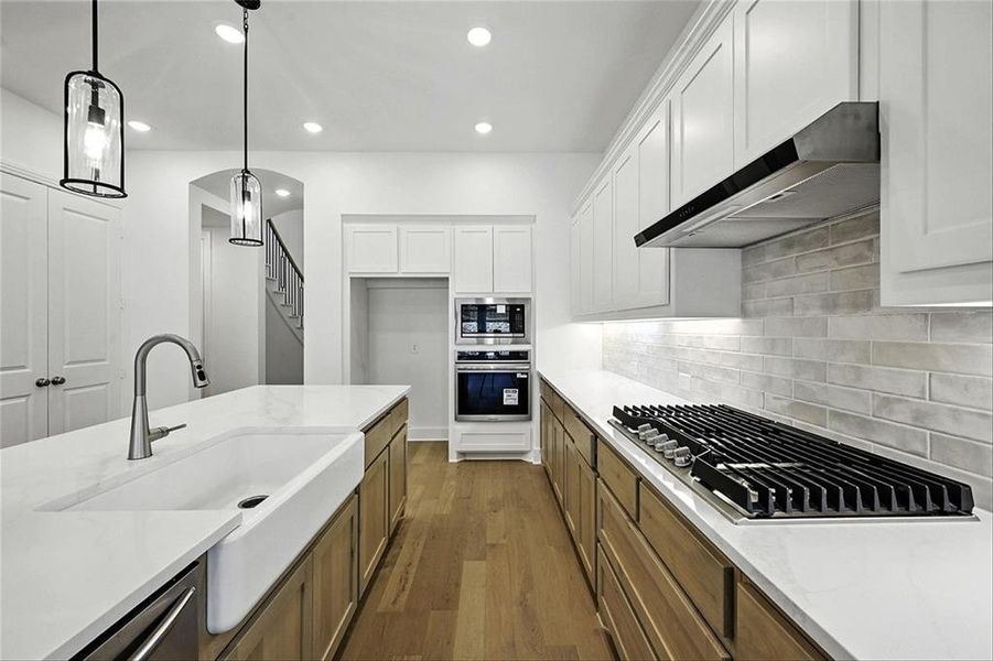 509RedBarnDrCAMBC005 509RedBarnDrCAMBC005