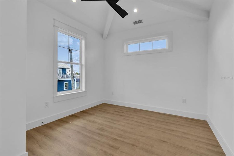 Spacious, unfurnished interior of a new home in , Bradenton Beach (Image 32).