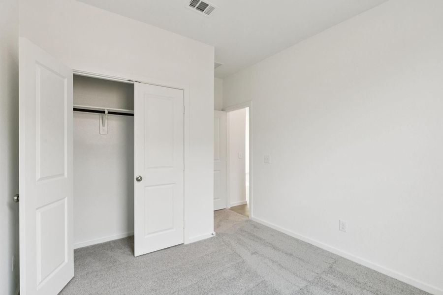 Spacious, unfurnished interior of a new home in River Ranch, Dayton (Image 23).