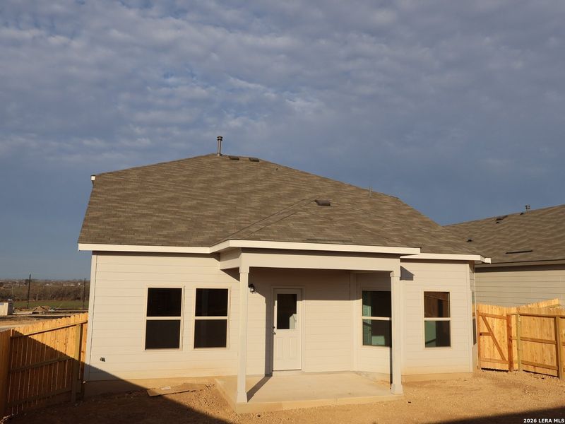 Exterior details and patio area of a home in Mesquite Ridge, San Antonio (Image 3).