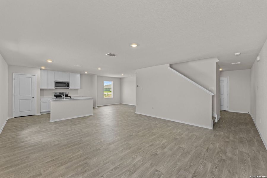 Spacious, unfurnished interior of a new home in Swenson Heights, Seguin (Image 32).