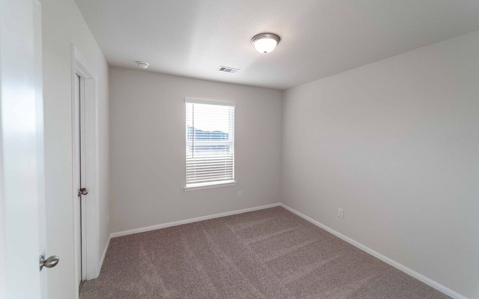 Spacious, unfurnished interior of a new home in River Ranch Meadows, Dayton (Image 18).