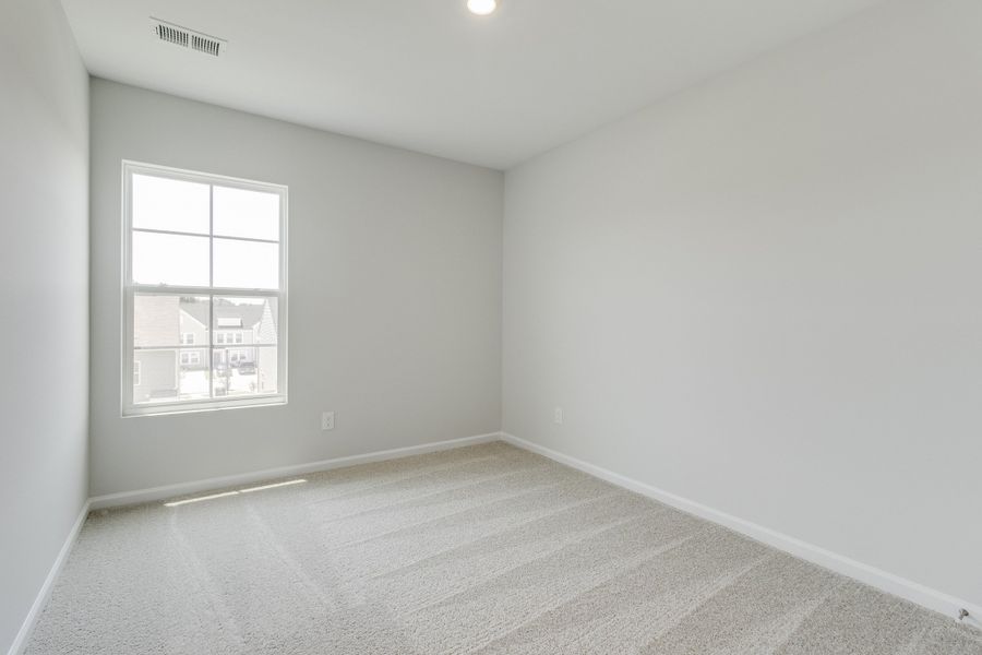 Spacious, unfurnished interior of a new home in Astoria, Columbia (Image 24).