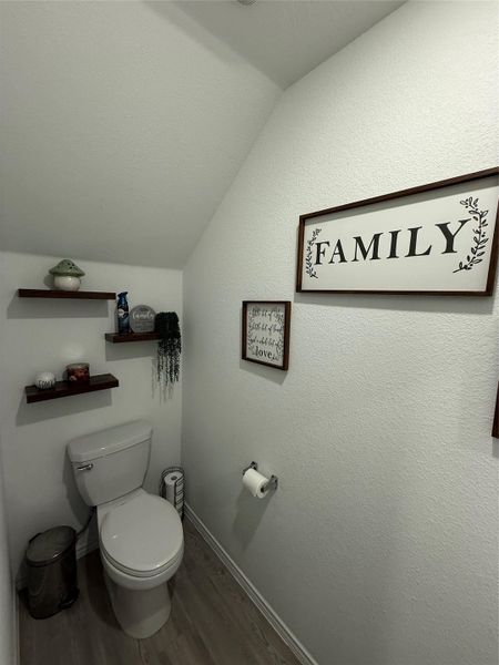 1/2 bath conveniently located downstairs