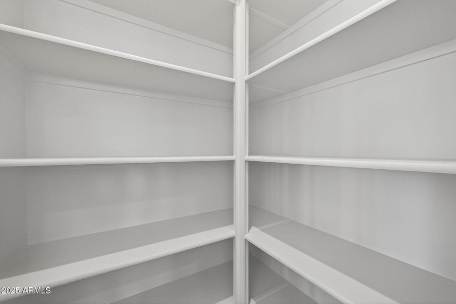 31)PANTRY