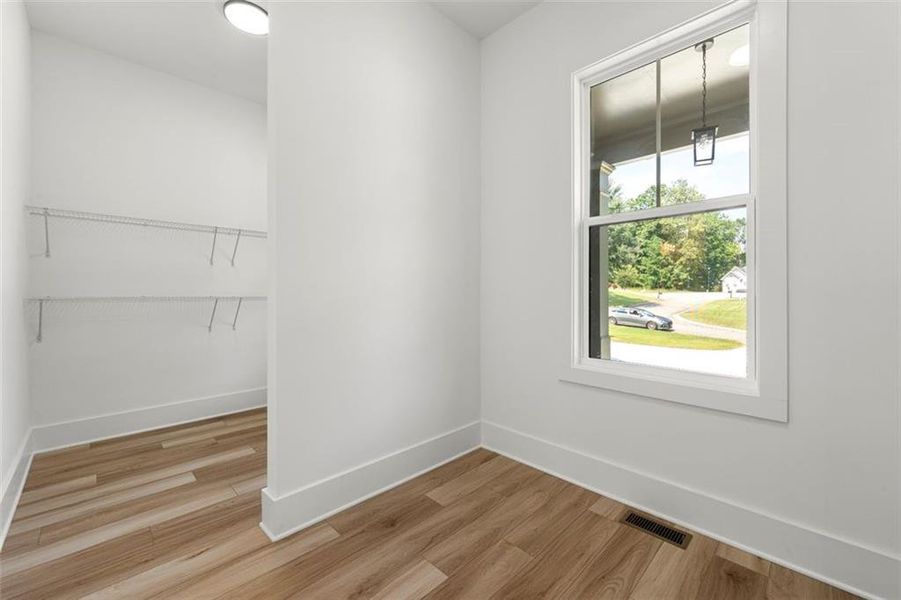 Spacious, unfurnished interior of a new home in , Jefferson (Image 27).