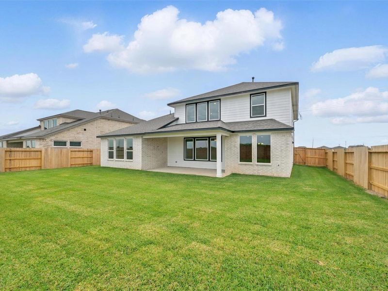 Exterior details and patio area of a home in Lago Mar, Texas City (Image 4). Exterior details and patio area of a home in Lago Mar, Texas City (Image 4).