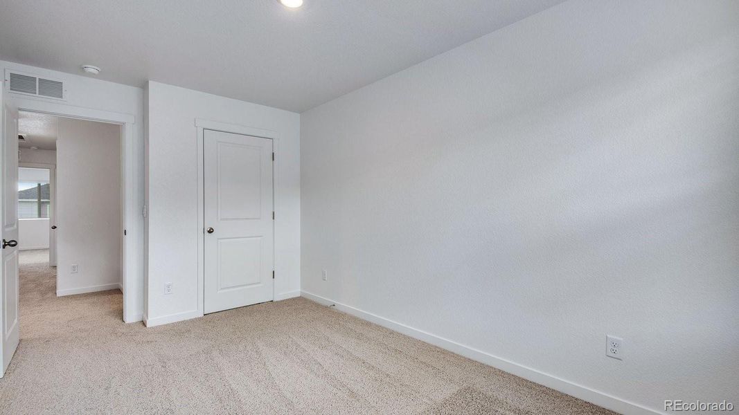 Spacious, unfurnished interior of a new home in Settlers Crossing, Commerce City (Image 34).