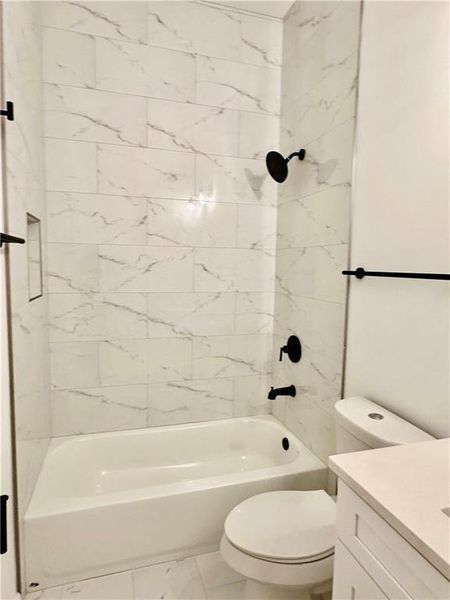 Furnished interior view inside a new home in , Hogansville (Image 6).