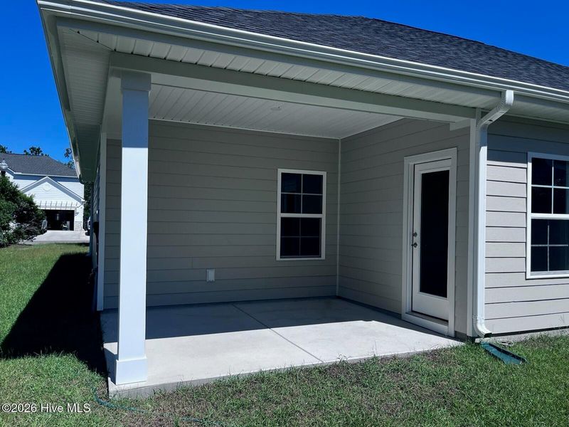 Exterior details and patio area of a home in Rutledge, Shallotte (Image 3).